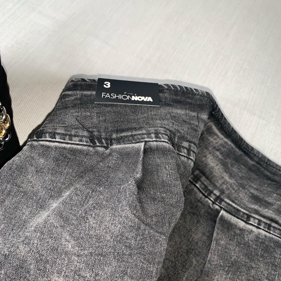 Fashion Nova’ Bella Vida Wide Leg Denim - Picture 5 of 10